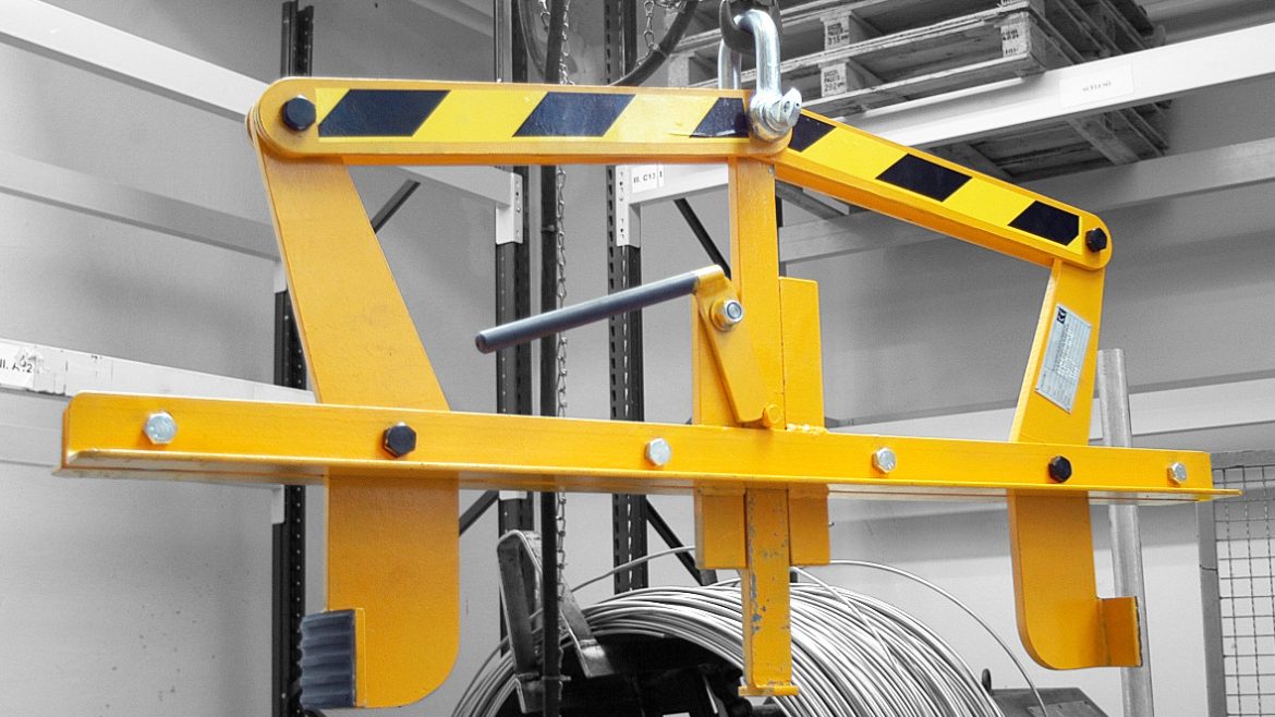 Sikeres projektjeink egyike: kültéri körülkerített technológiai emelő – tekercsmegfogo EcoCranes